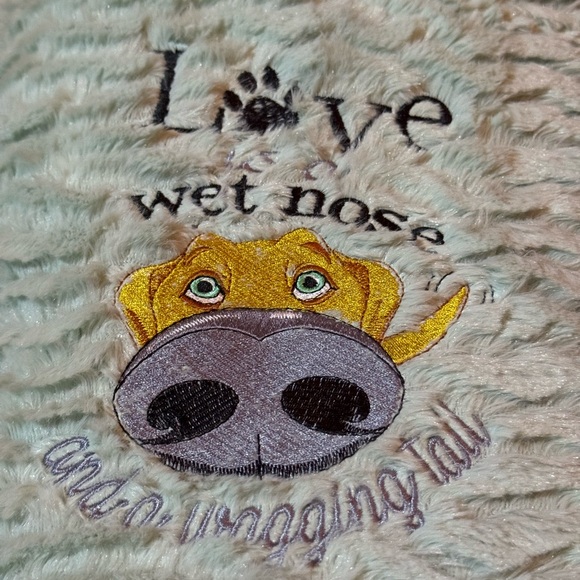 Mint throw blanket with custom dog love embroidery - Picture 3 of 7